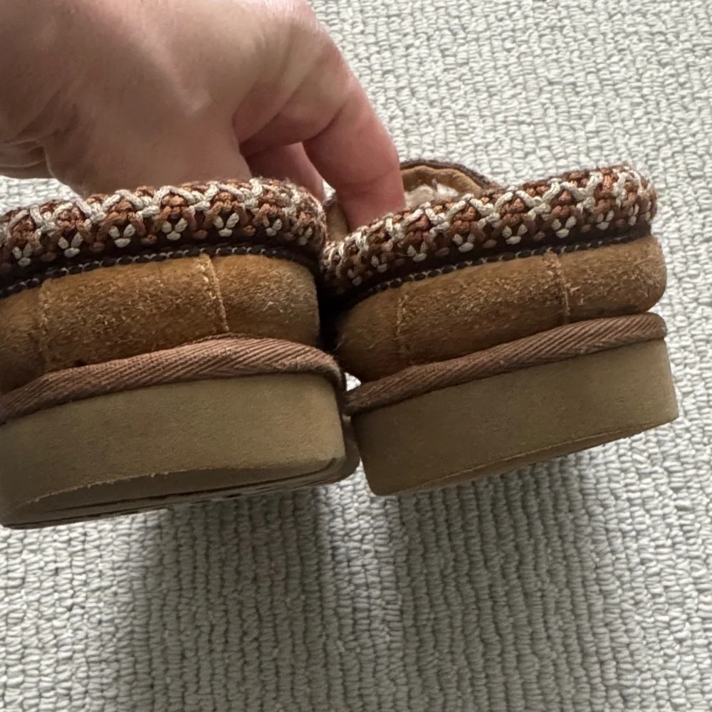 UGG tasman Brown Suede Shearling-Lined Slip-On Sz 4